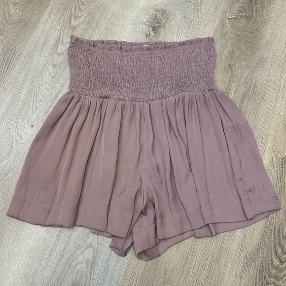 TCEC Mauve Smocked Waist Shorts - Picture 2 of 5